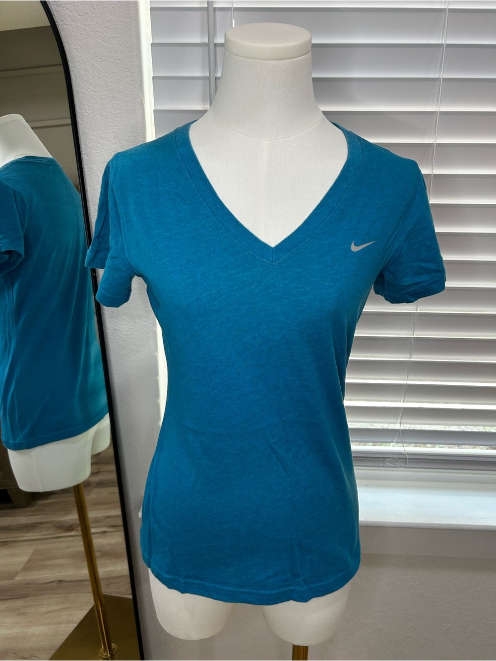 Nike Women's Teal V-Neck Short Sleeve Top